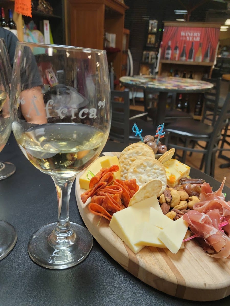 D'Vines Wine & Gift Emporium, photo 3