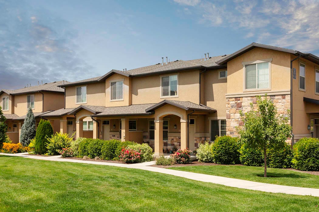 Four Seasons Apartments & Townhomes, photo 2