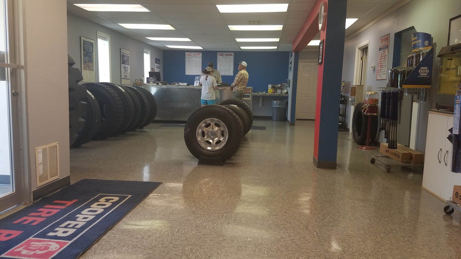 Tire-Rama, photo 3