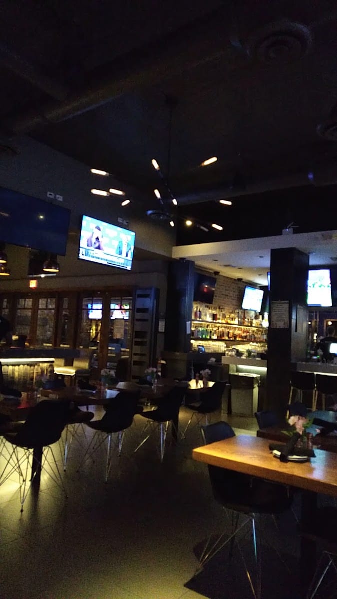 All American Modern Sports Grill, photo 3