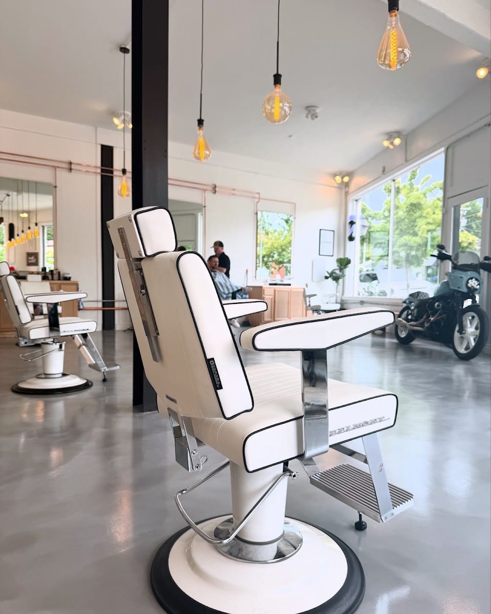 Blue Water Barber + Supply, photo 4