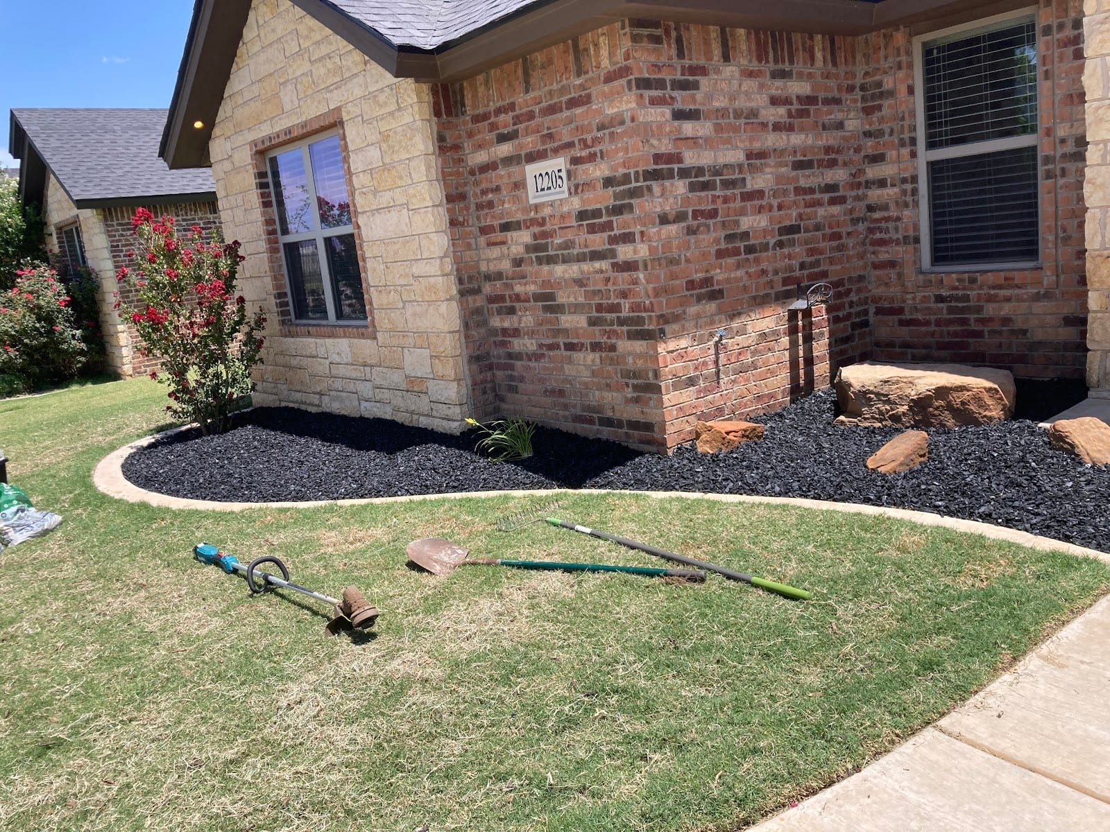 Howell's Mow & Glow