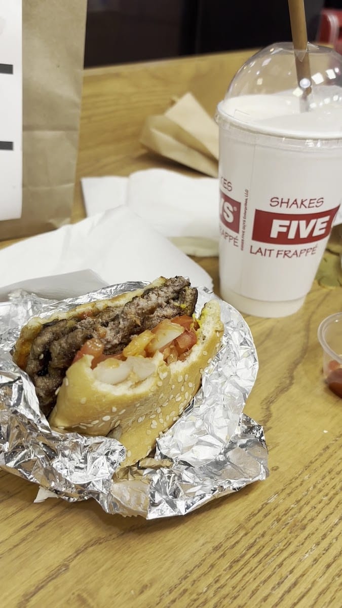 Five Guys, photo 3