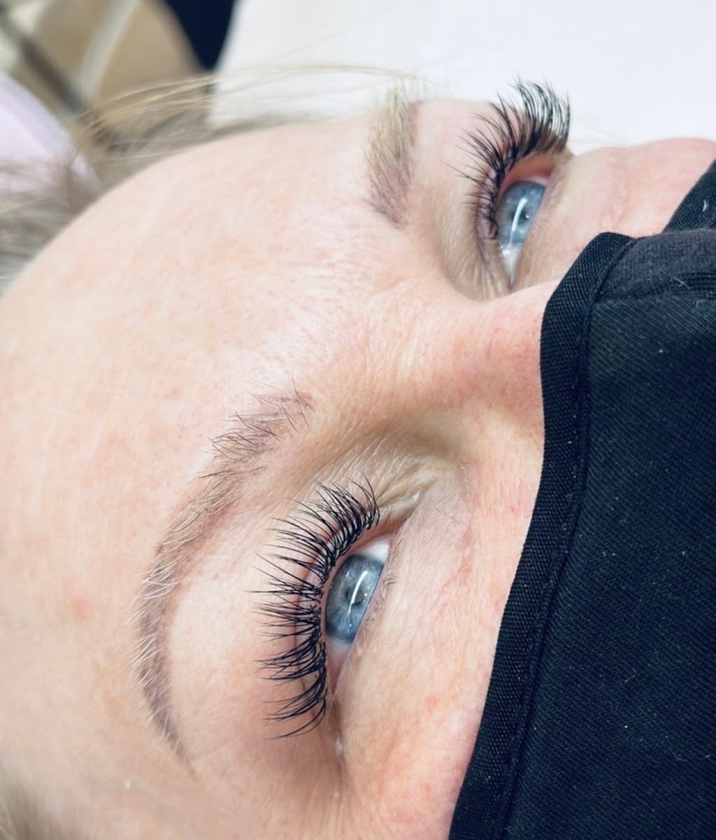 Lisa's Lash, photo 3