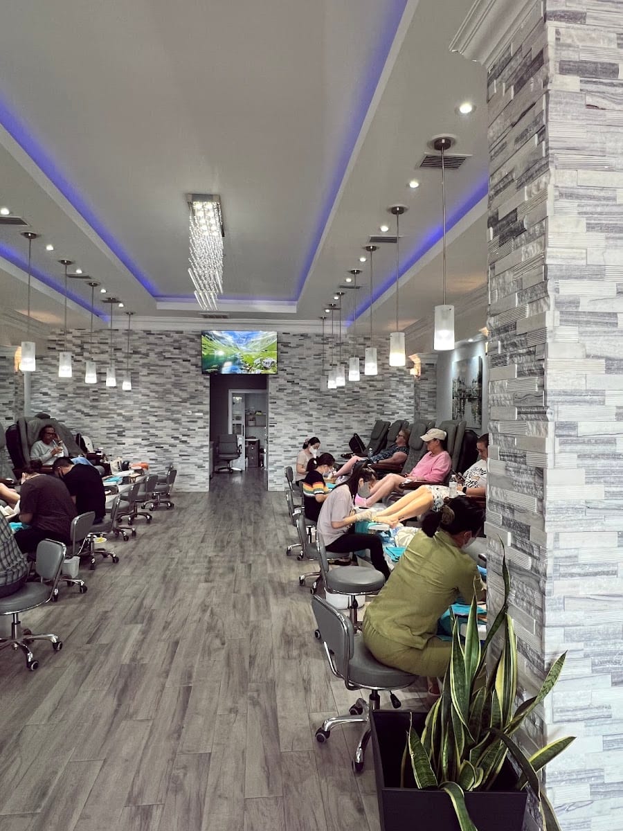Luxy Nail Spa, photo 3