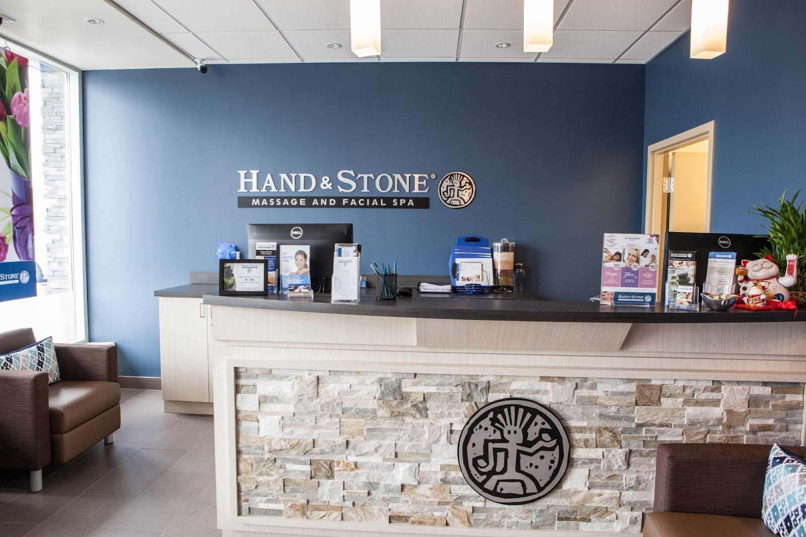 Hand & Stone Massage and Facial Spa - Toronto Avenue Road Spa, photo 3