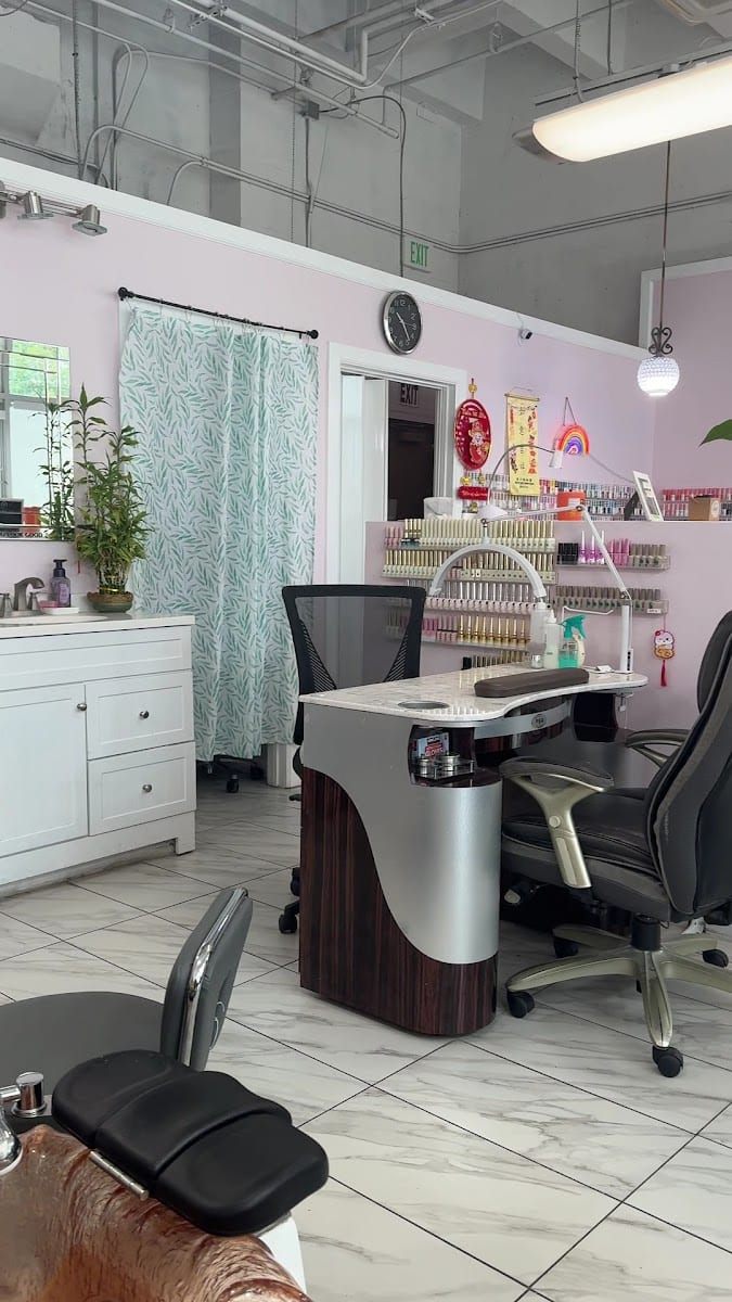 Lux Nail Salon, photo 3