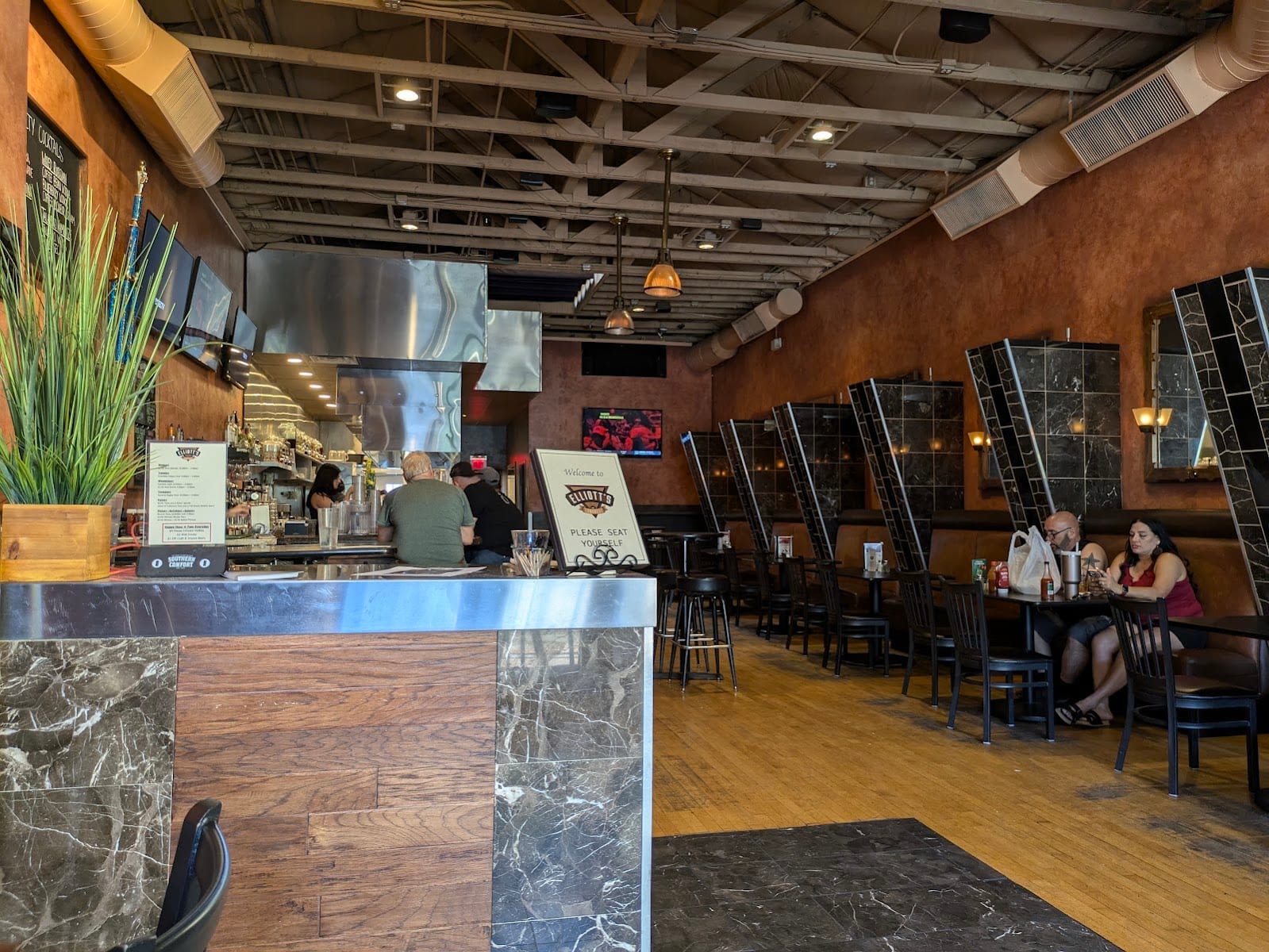 Elliott's on Congress, photo 3
