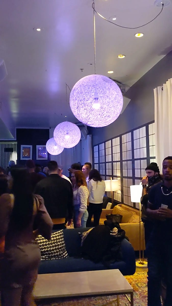 White Rabbit Bar, photo 2