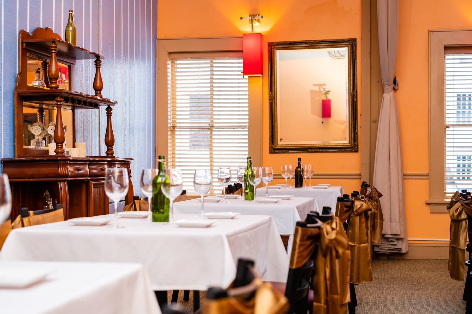 18th Century Banquet Hall, photo 3