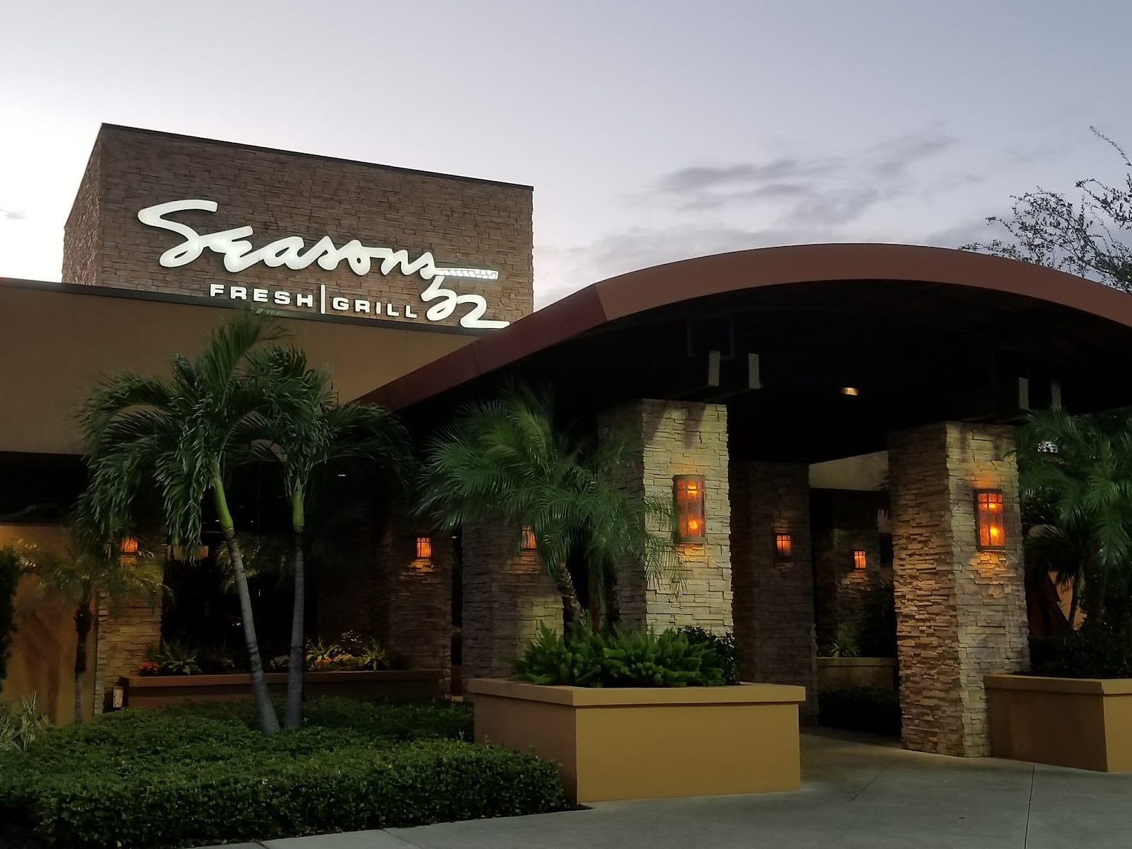 Seasons 52, photo 2