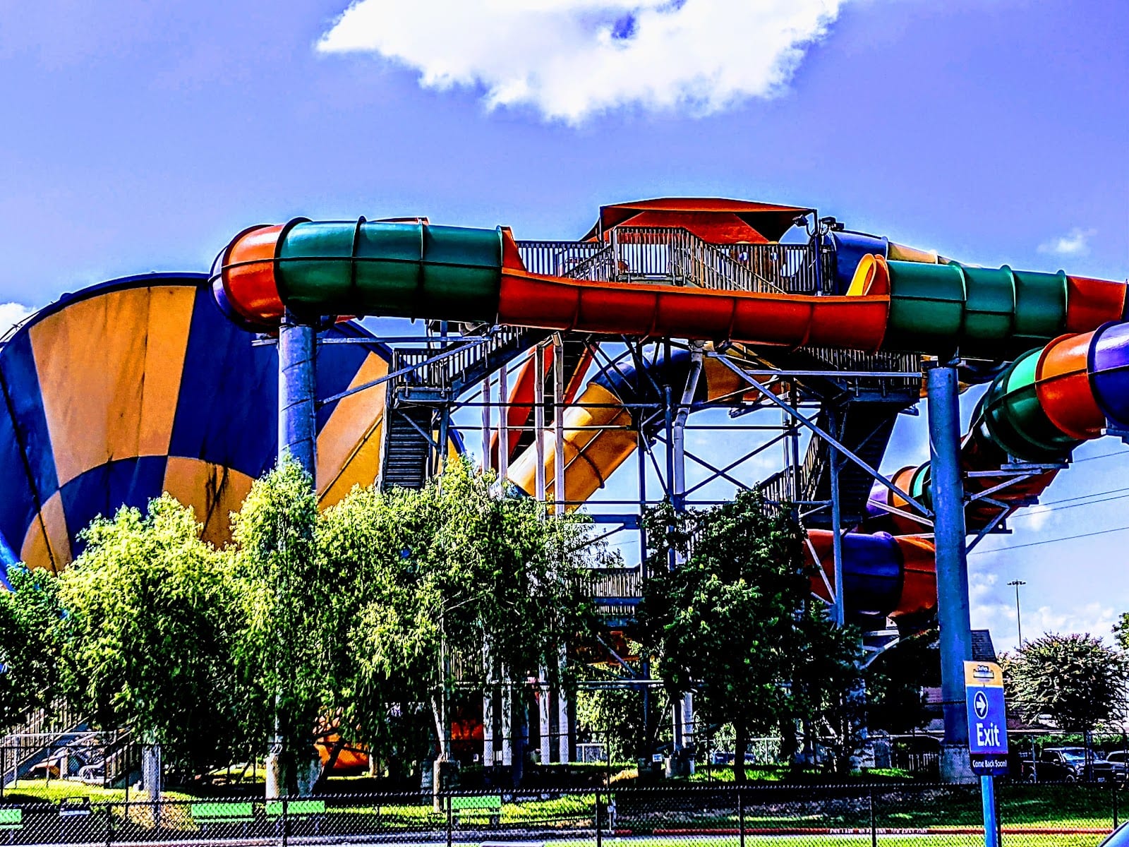 Hurricane Harbor Splashtown