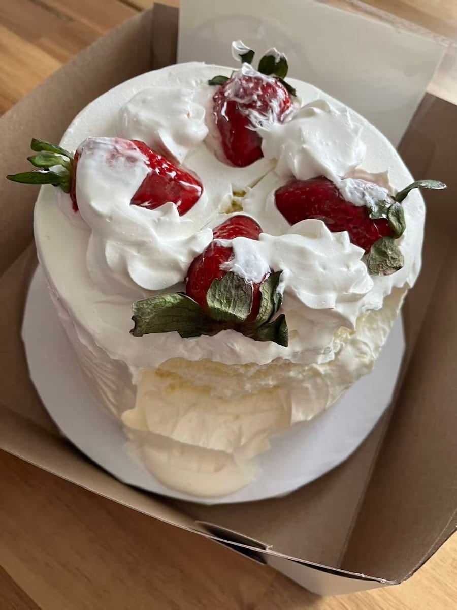 Mina Pastry