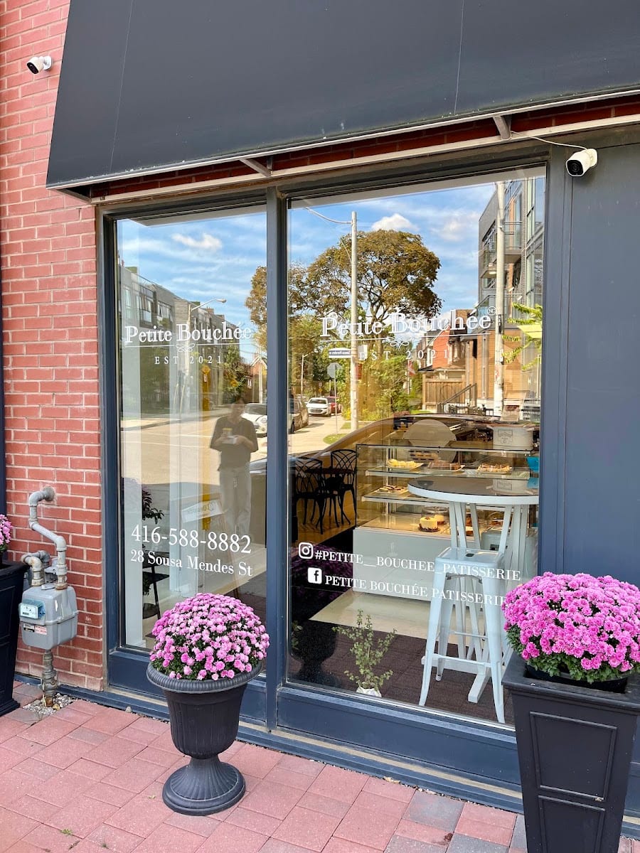 Petite Bouchée Patisserie