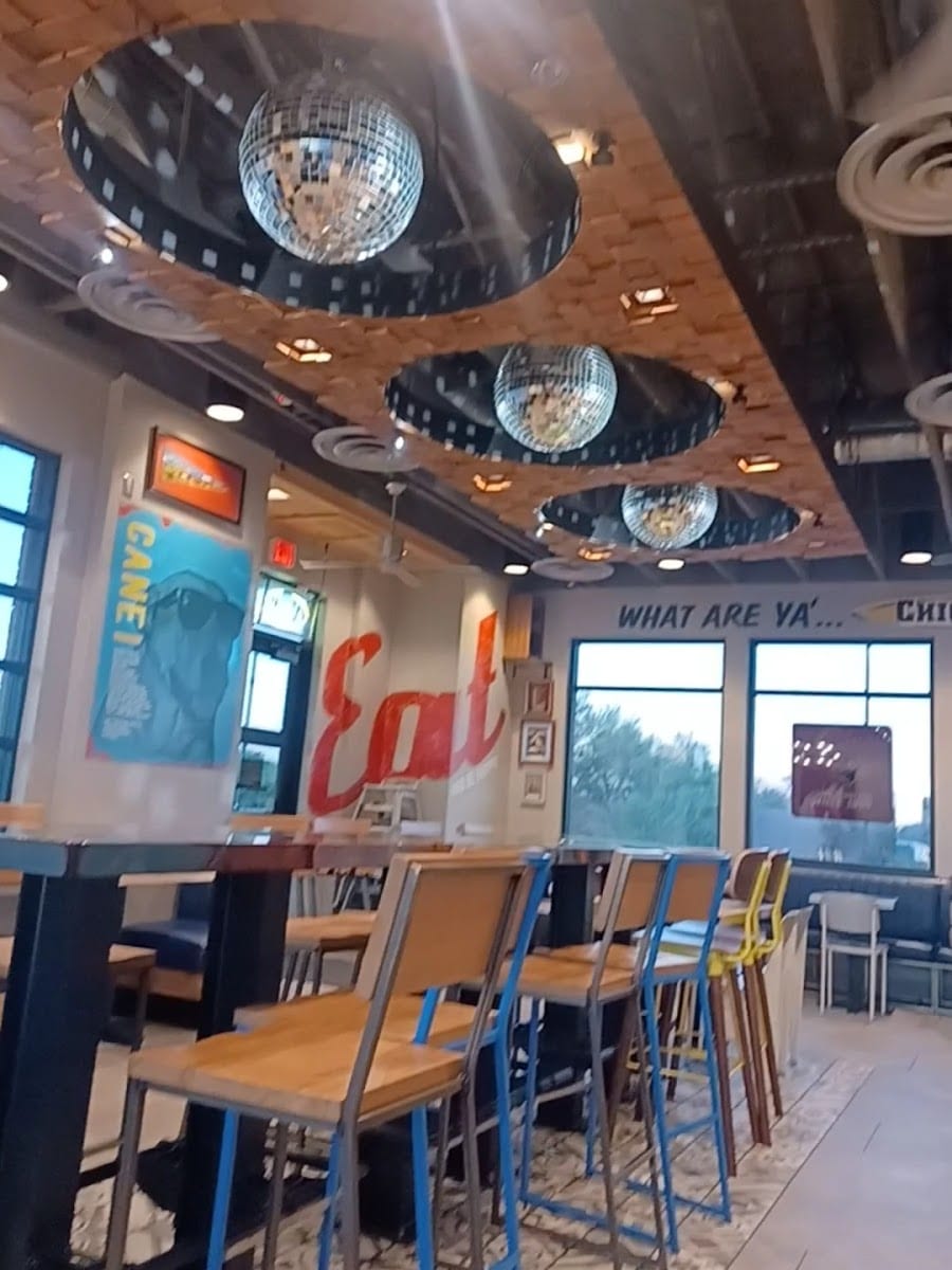 Raising Cane's Chicken Fingers, photo 3