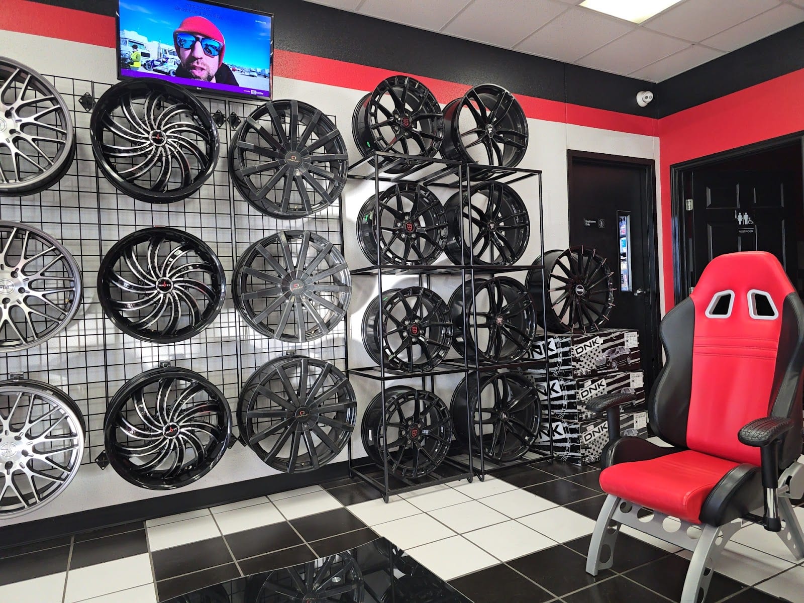 RNR Tire Express Lubbock, photo 3