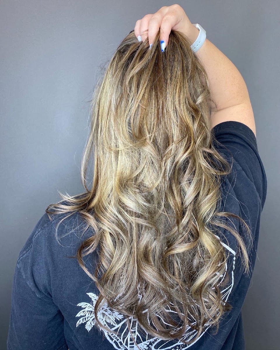 Erika Leinani Hair