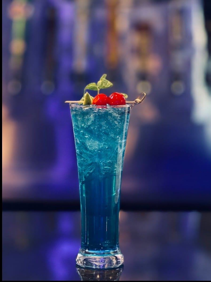 Main Social Sports bar & Lounge