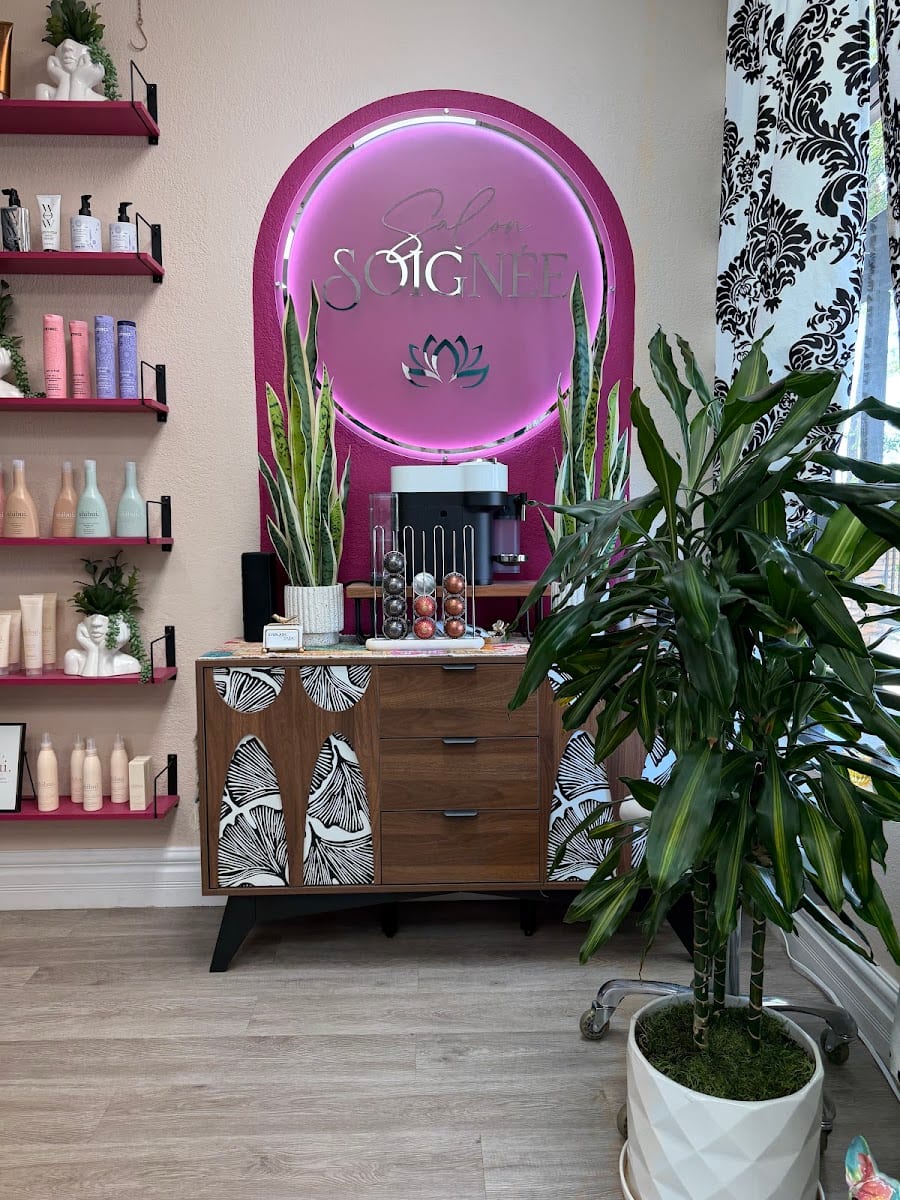 Salon Soignée