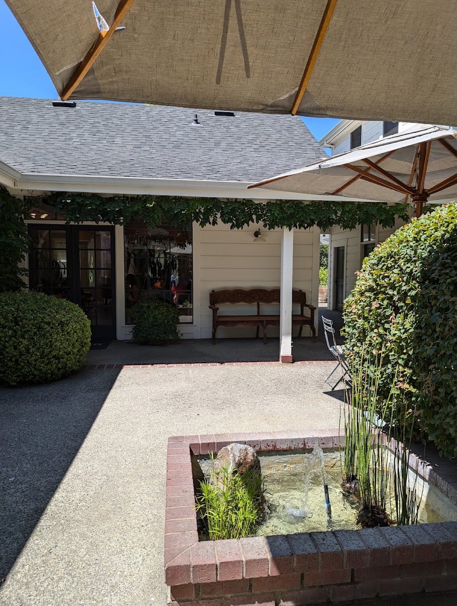 lavender nail salon