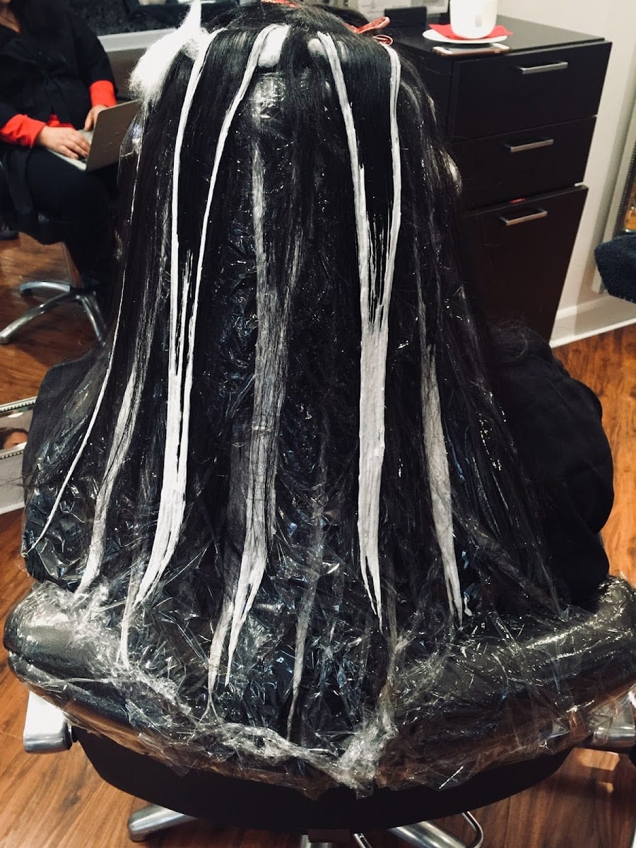 DeMartini Hair Lounge