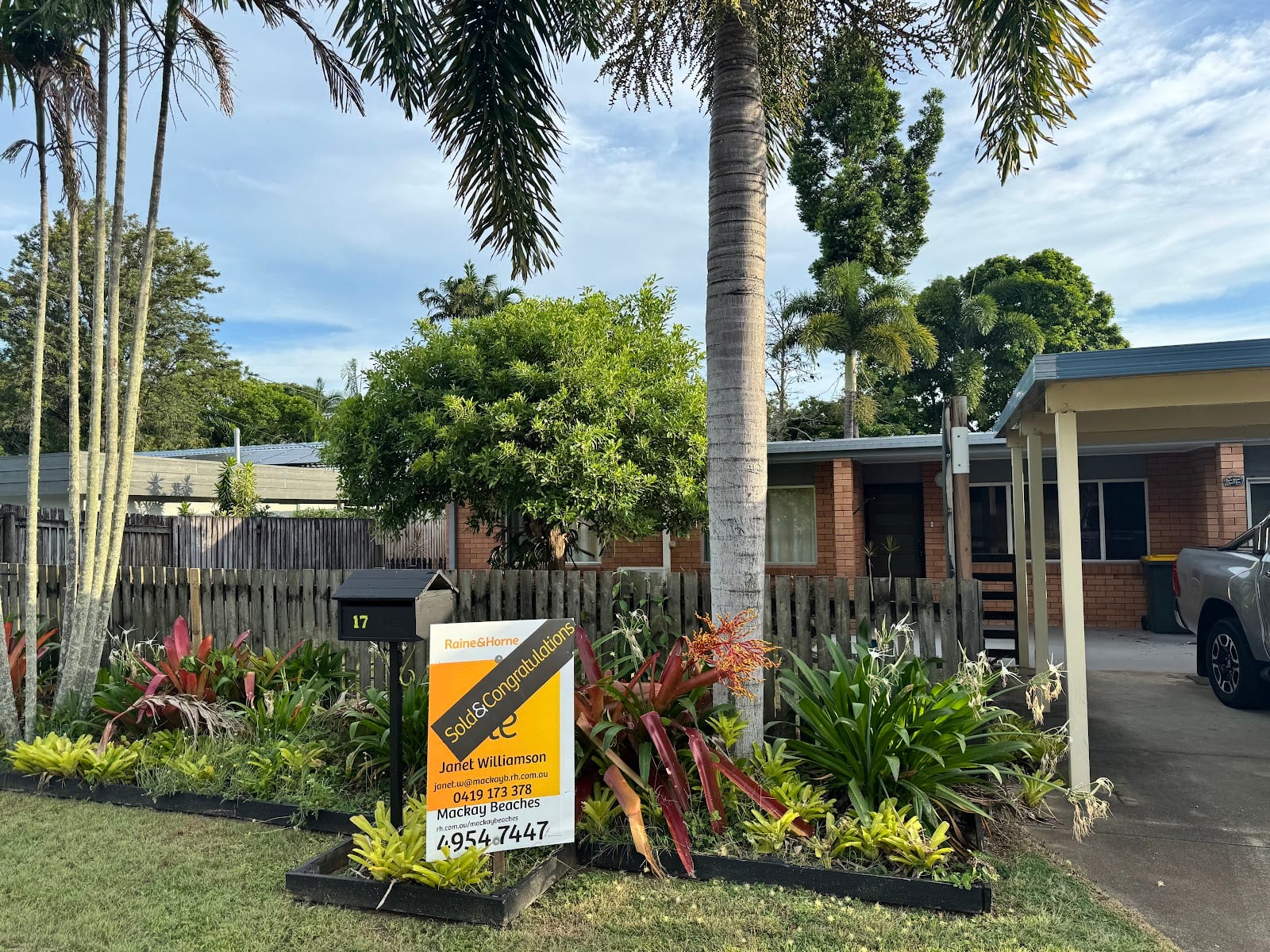 Raine & Horne Mackay Beaches Real Estate Agents, photo 2