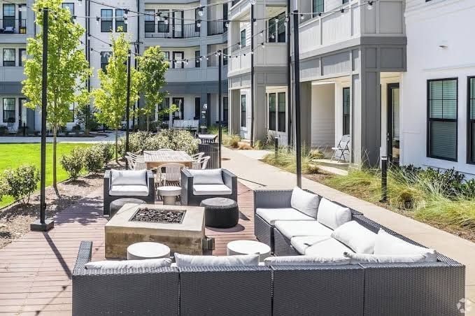 Landing | Modern 2BD, Courtyard, Gym