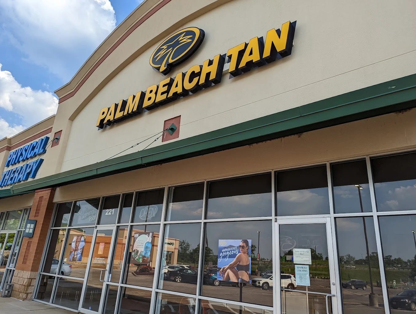 Palm Beach Tan, photo 2
