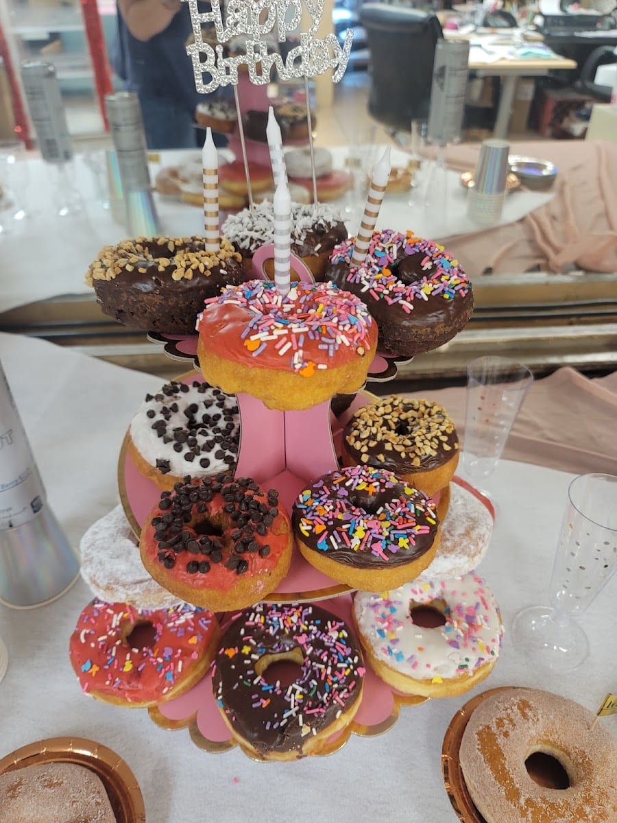 Alvernon Donut Shop