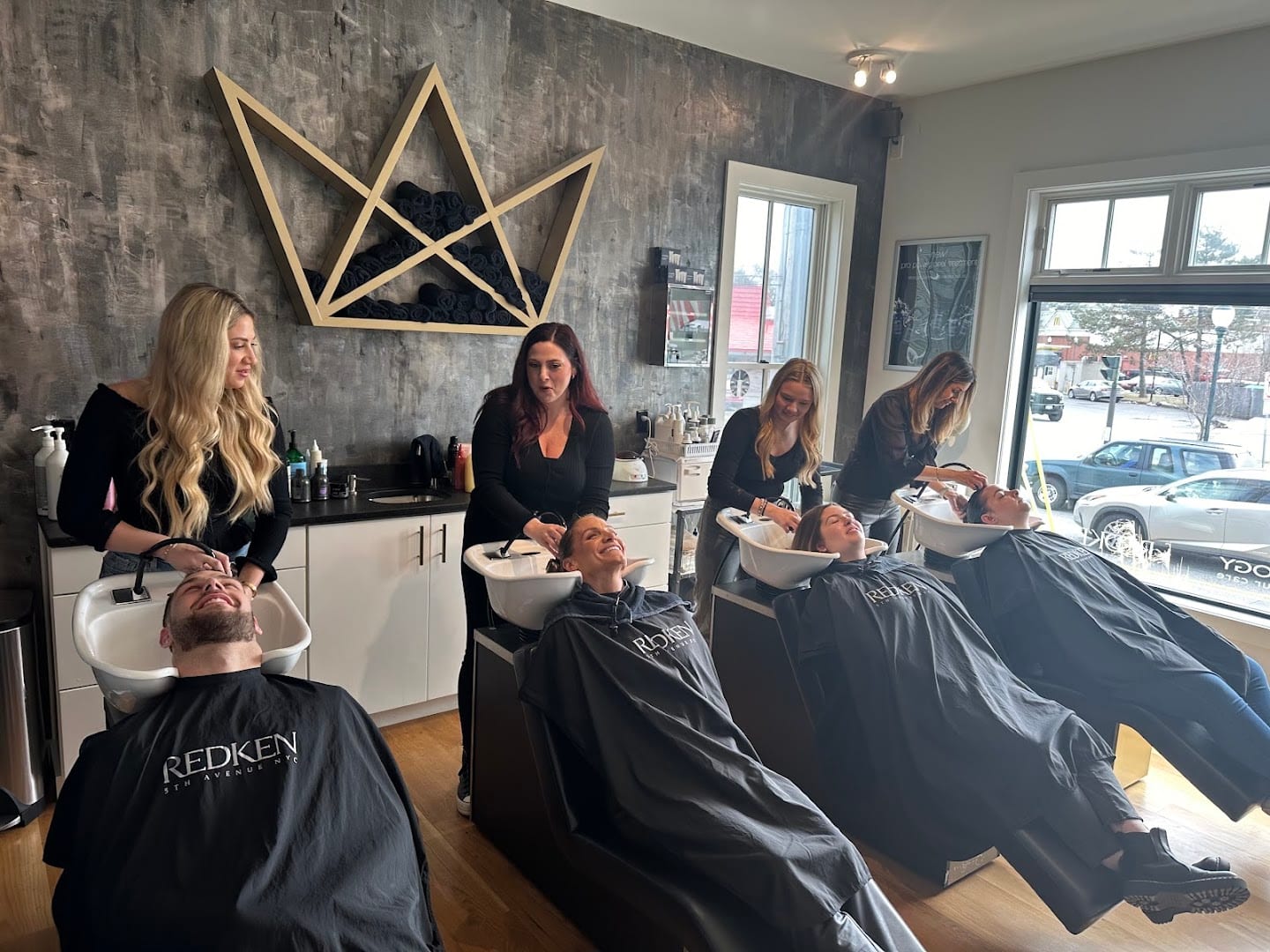 Crown Salon Saratoga