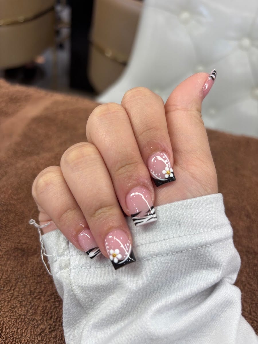 Tourbillon Nail Lounge North Port (Nail Salon), photo 4