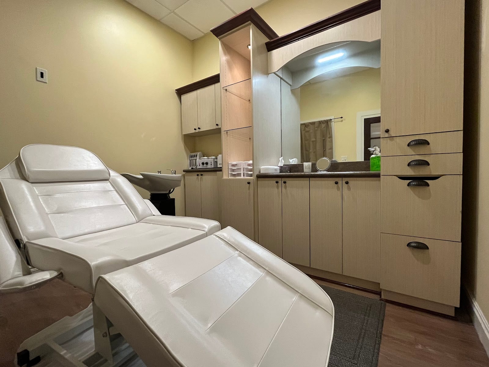 Sarah's Threading & Waxing Salon, photo 2
