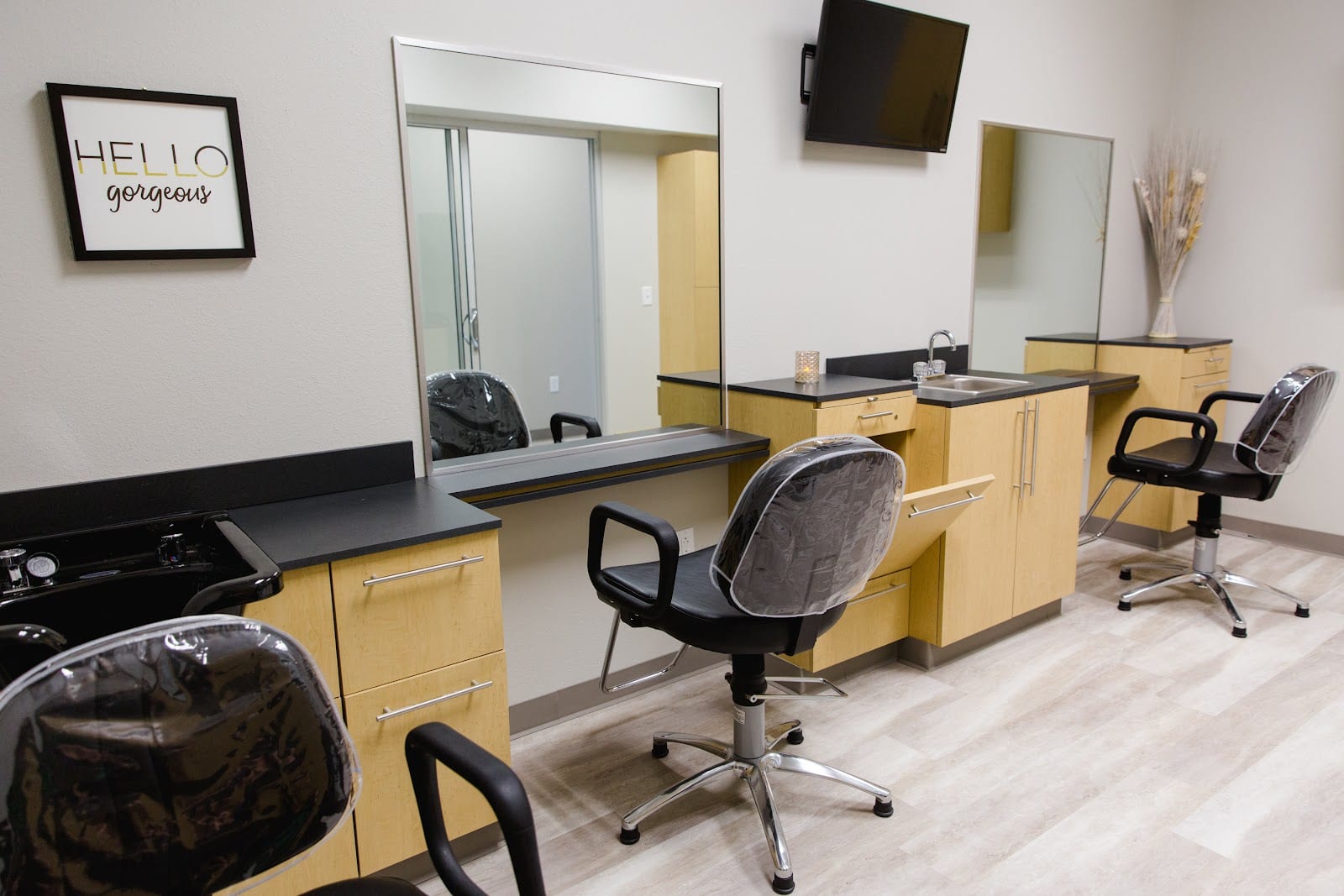 Astoria Salon Associates Suites, photo 3