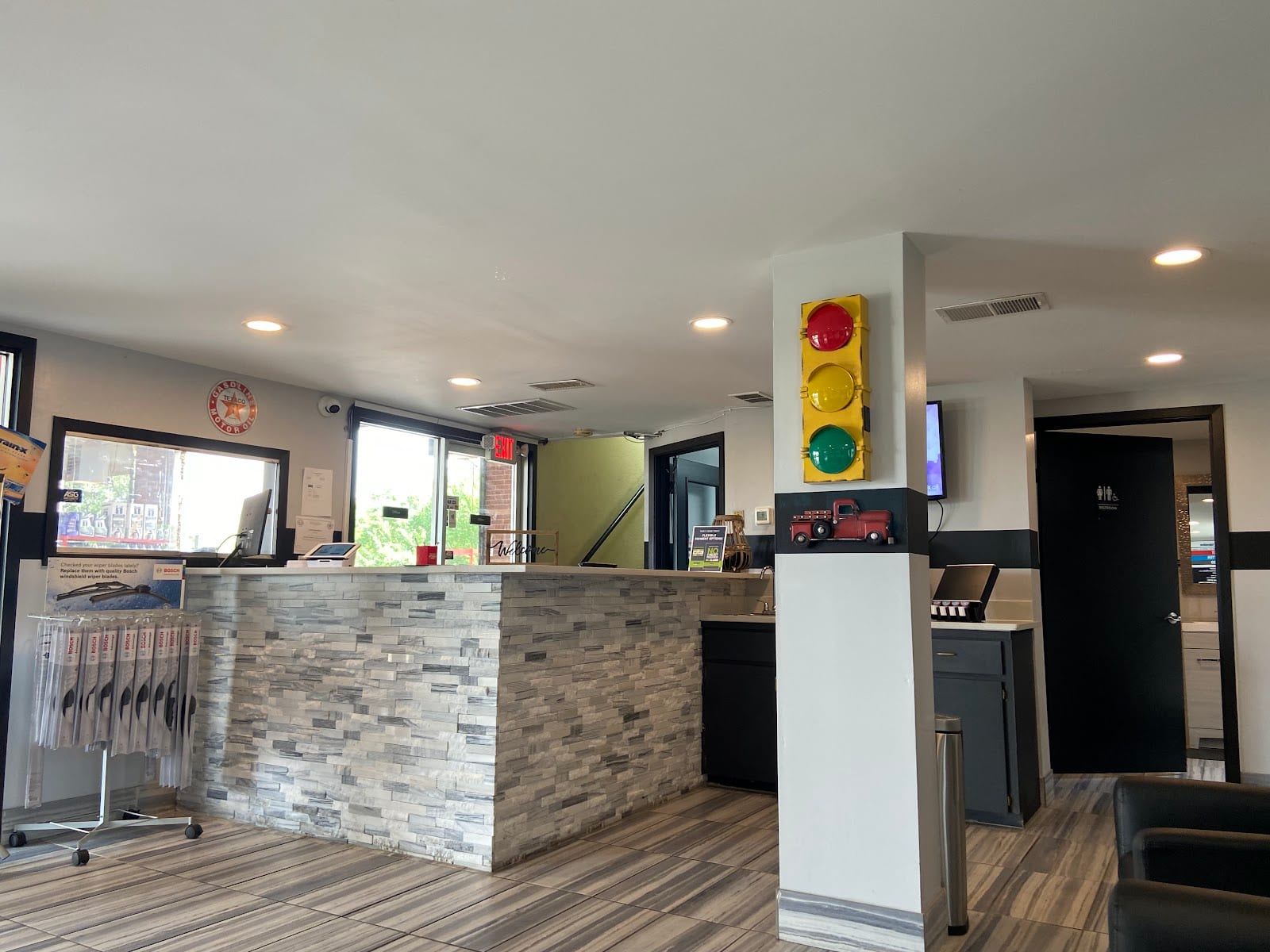 Kwik Kar Oil Change & Auto Care, photo 3