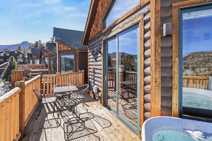 Lake Mountain Views: Stunning Estes Park Home! - House (4 Bedrooms), photo 2