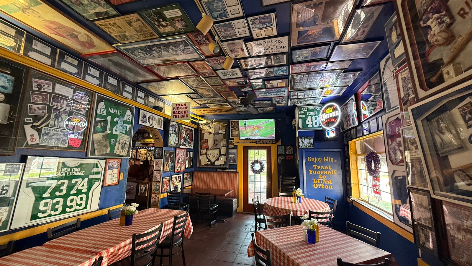Luna Restaurant