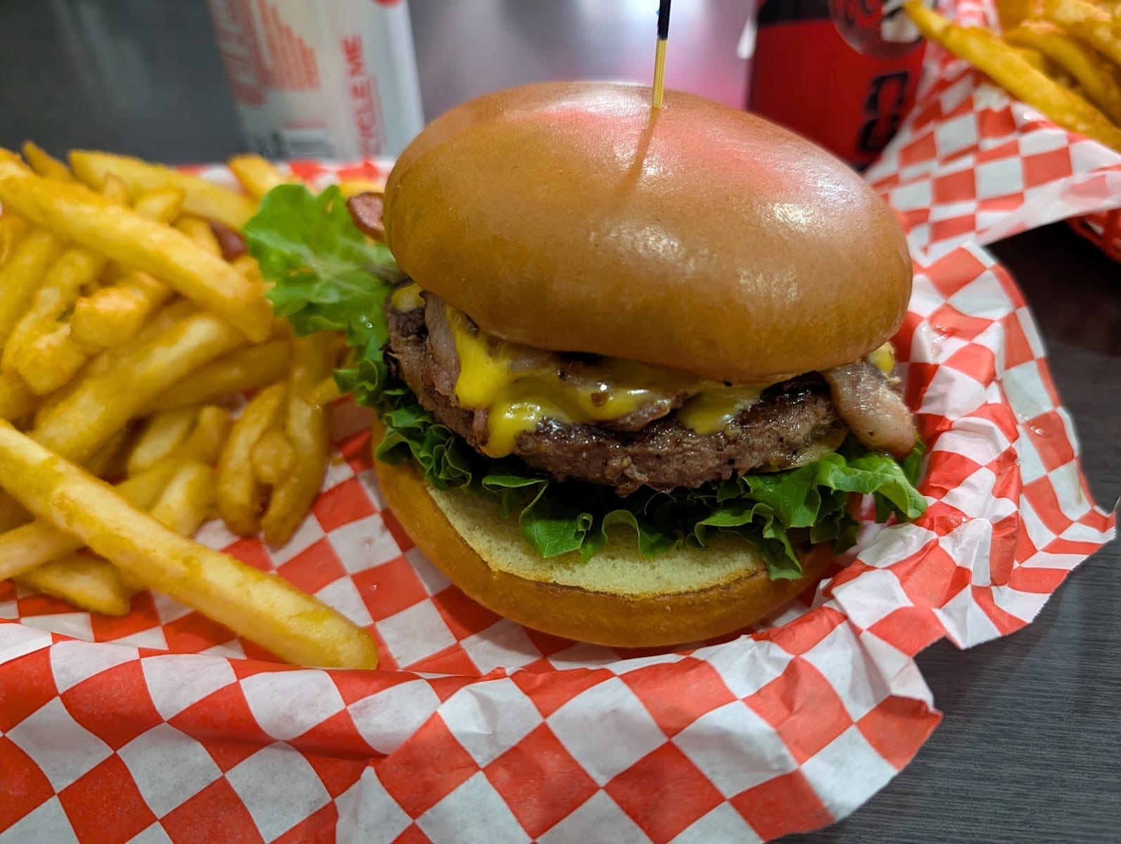 Pearl's Deluxe Phatburgers, photo 4
