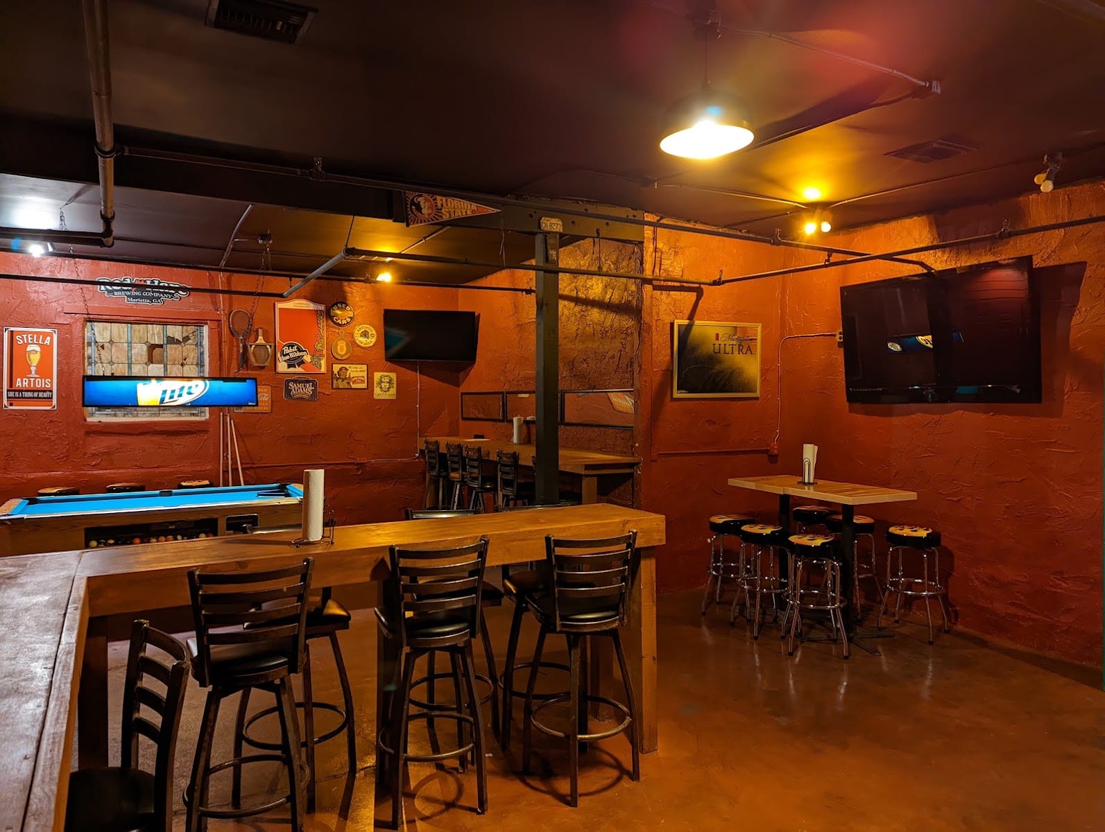 Mosey's Downtown, photo 2