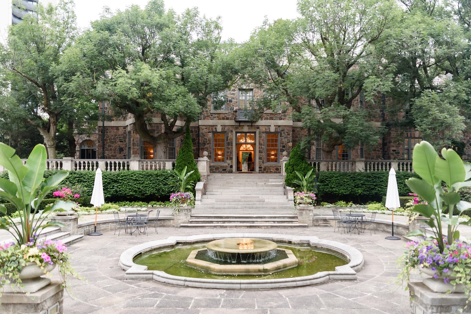 Graydon Hall Manor, photo 3