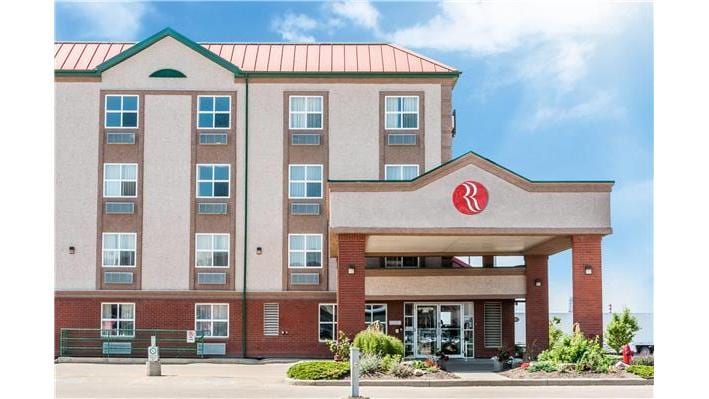 Clarion Hotel & Conference Centre Sherwood Park, photo 2