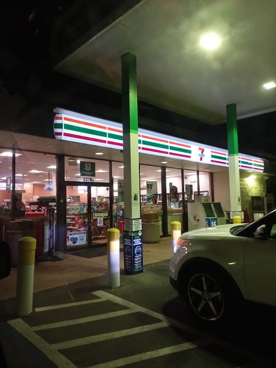 7-Eleven, photo 2