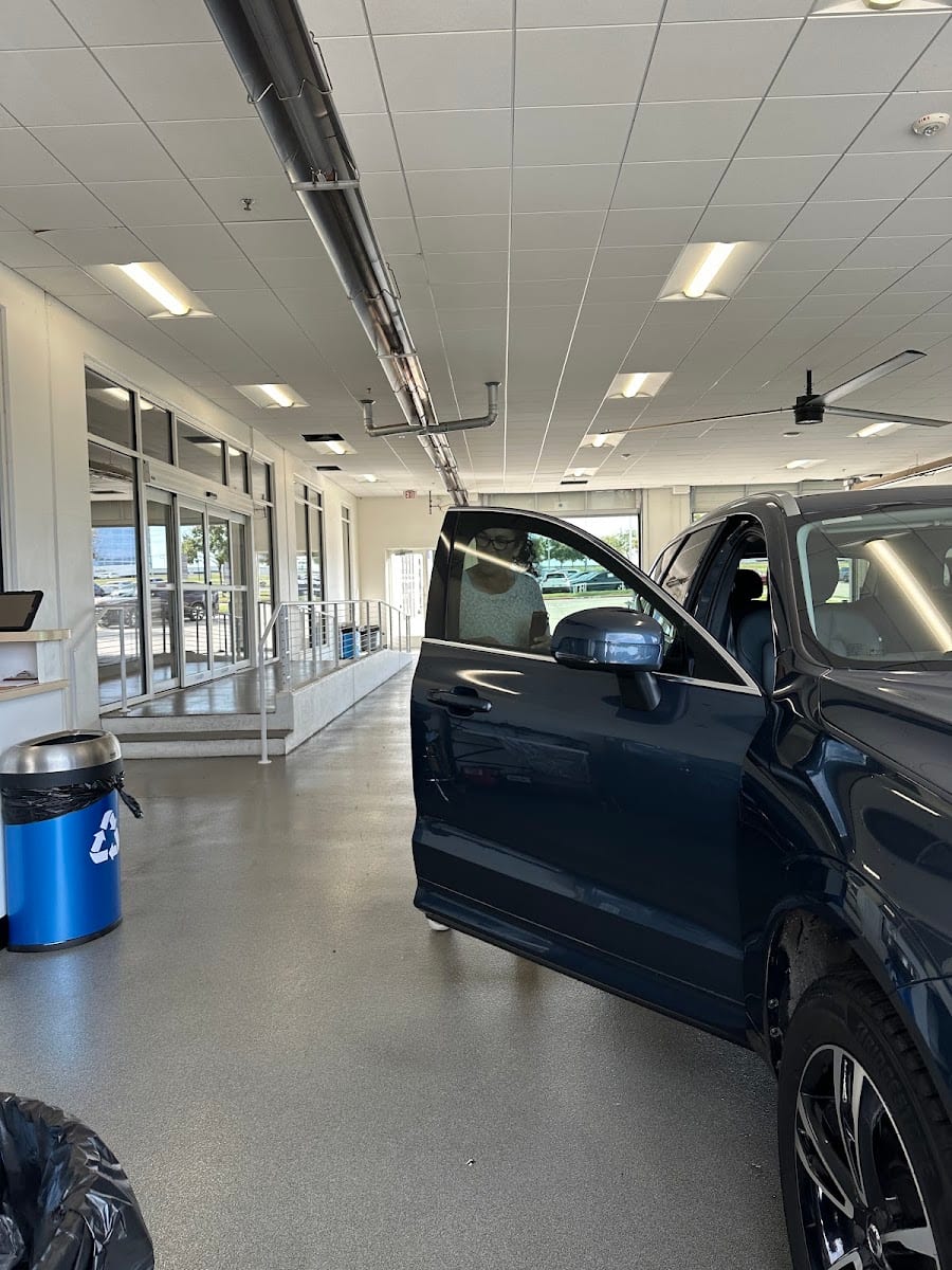 Crest Volvo Cars Service, photo 2