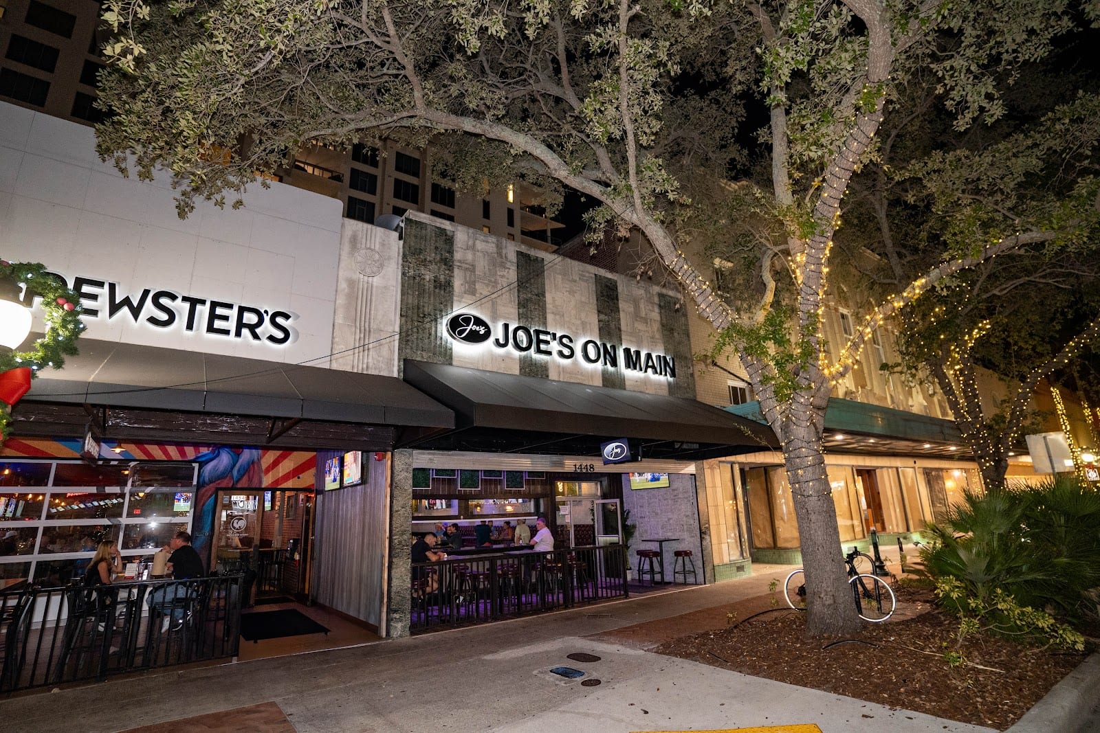 Joe's On Main, photo 2