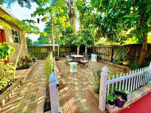 3 /2 Home w / Pool Oasis and Golf Course View!
