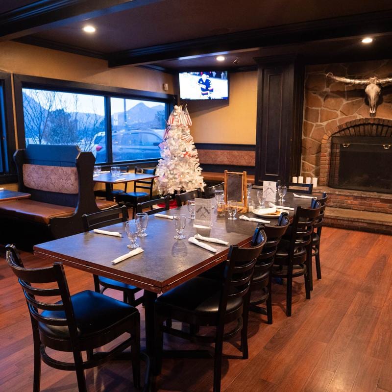 Cousin Pat's Pub & Grill