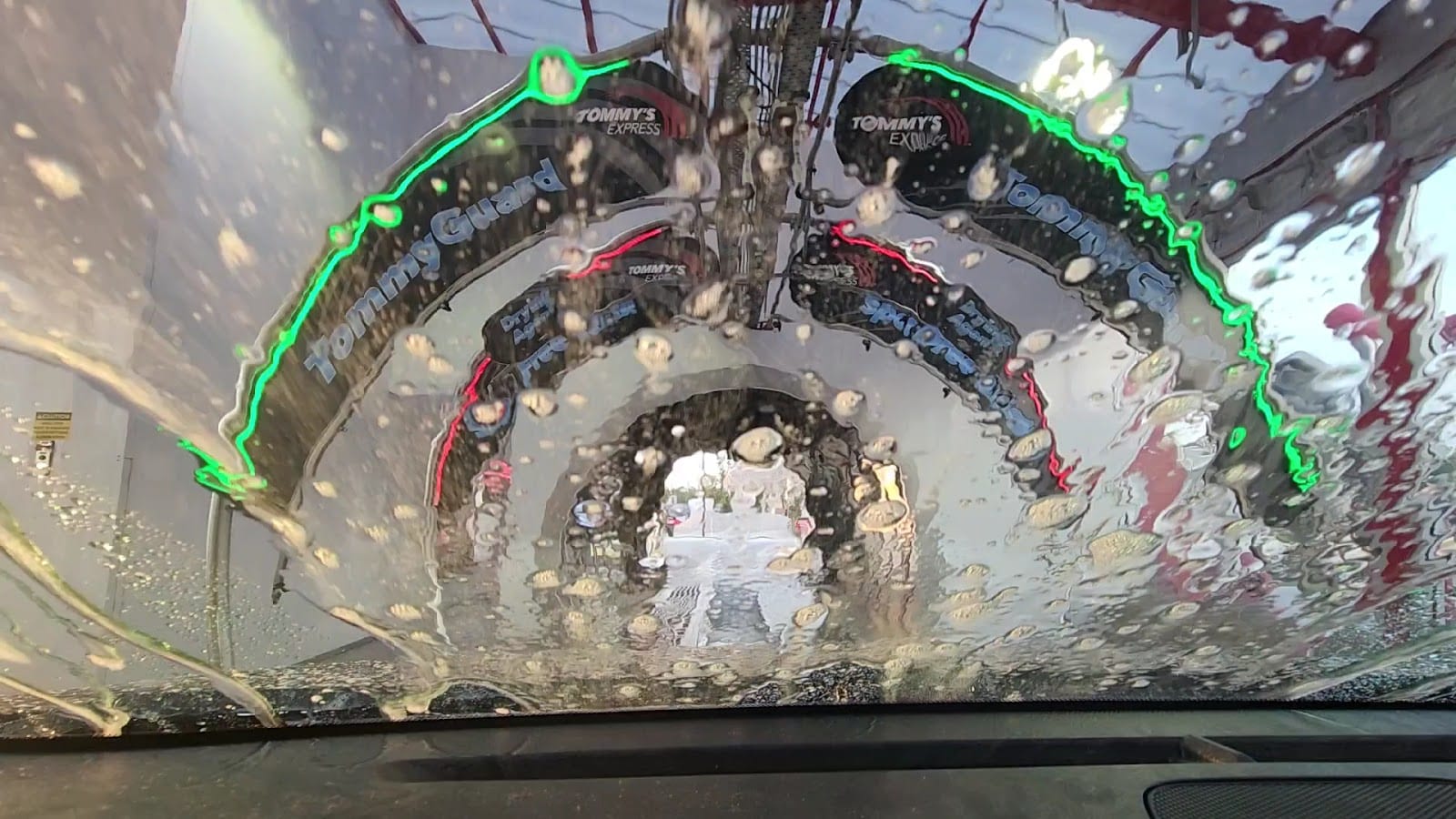 Tommy's Express® Car Wash, photo 3