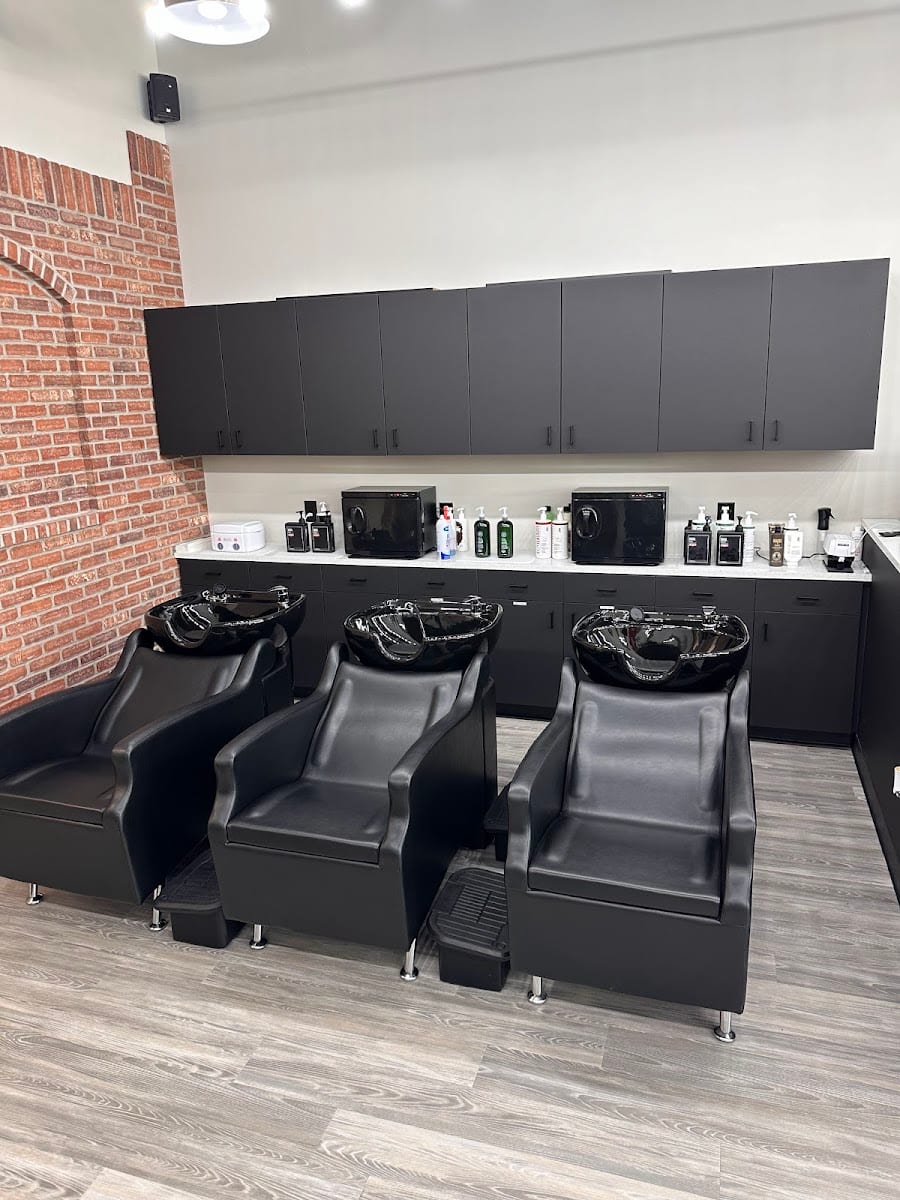 Knockouts Haircuts & Grooming Palm Valley RR - Barbershop