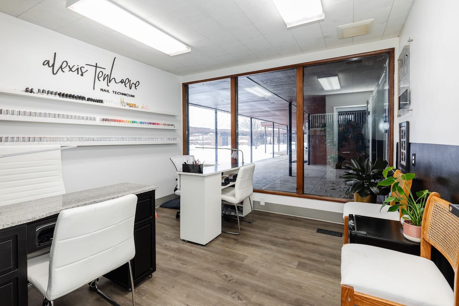 Mysa Salon Suites