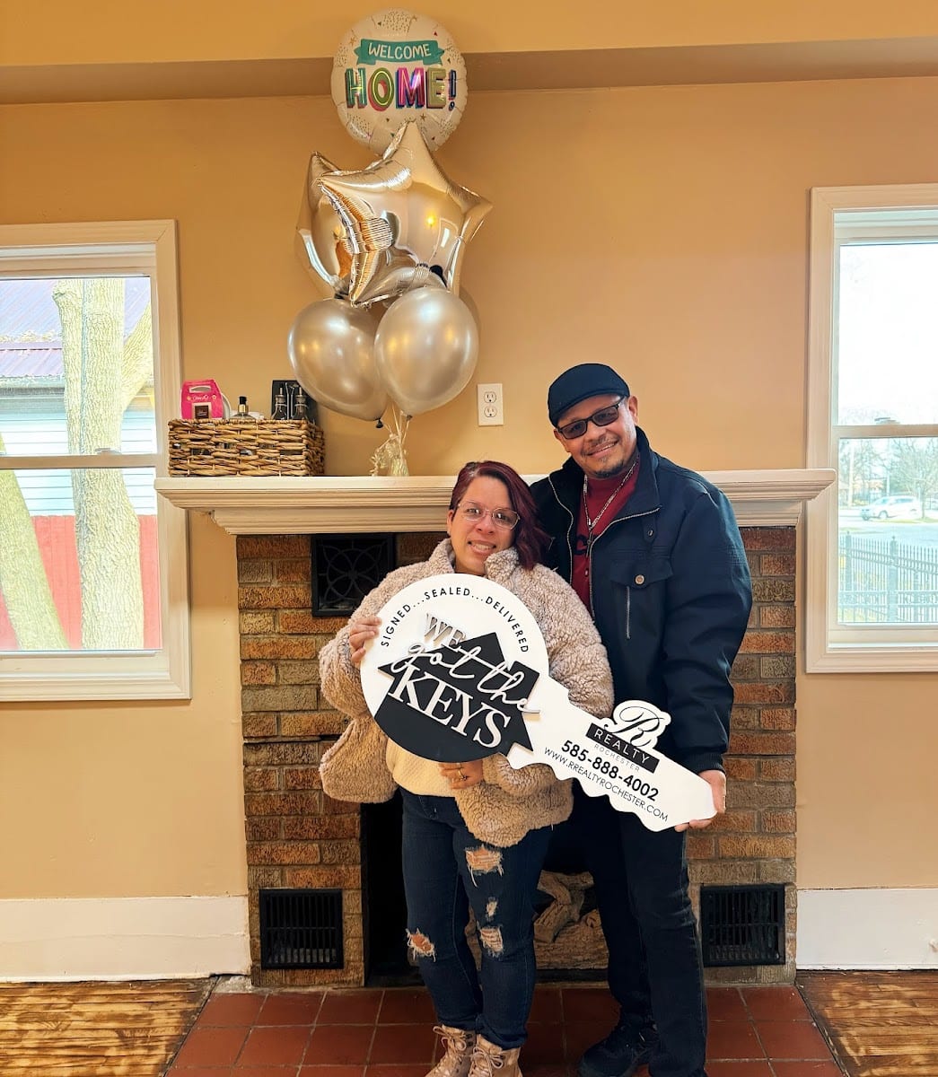 Berethy Delvalle REALTOR of R Realty Rochester