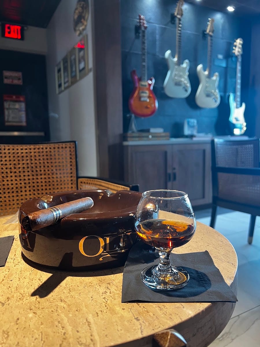 Sterling Cigar Lounge & Bar, photo 3